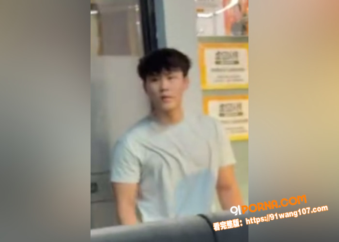 万达鹭港健身房男教练 郭...（3）