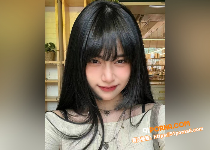 反差小母狗和男友在酒店直...（2）