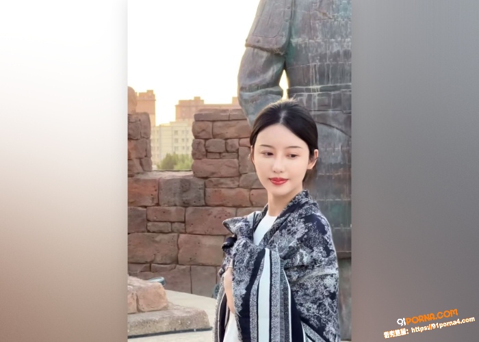 约炮约到极品反差少妇 高...（1）