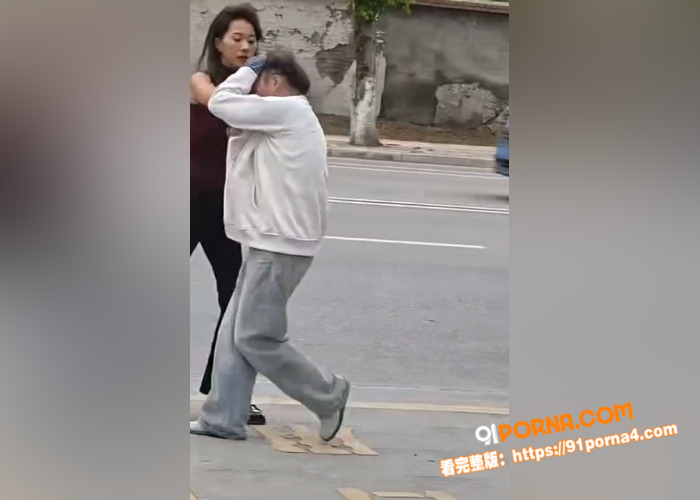 学生妹当小三被原配抓奸 ...（13）