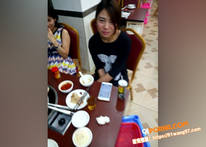 夫妻交换群自拍啪啪视频流...（2）