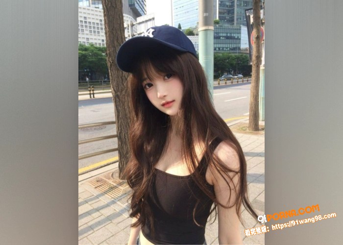 极品人妻老公不在家 出轨...（1）