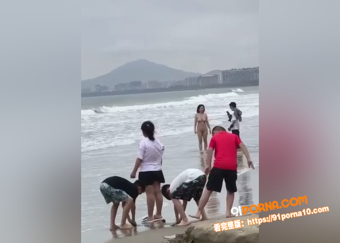海南三亚湾 海滩惊现裸女...（4）