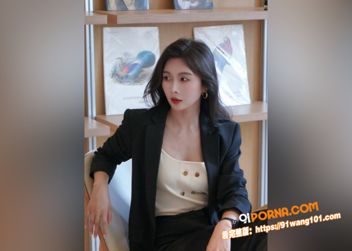 极品熟女 身穿紫色睡衣黑...（3）