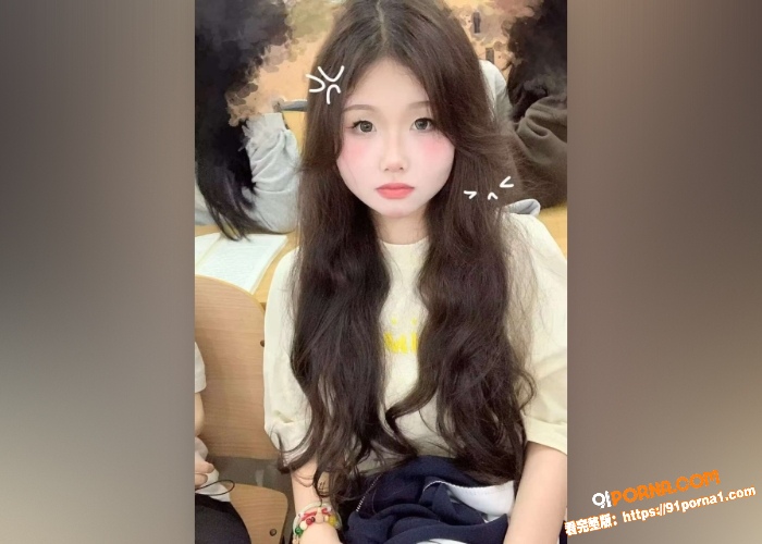 富二代约操女大学生 表面...（1）